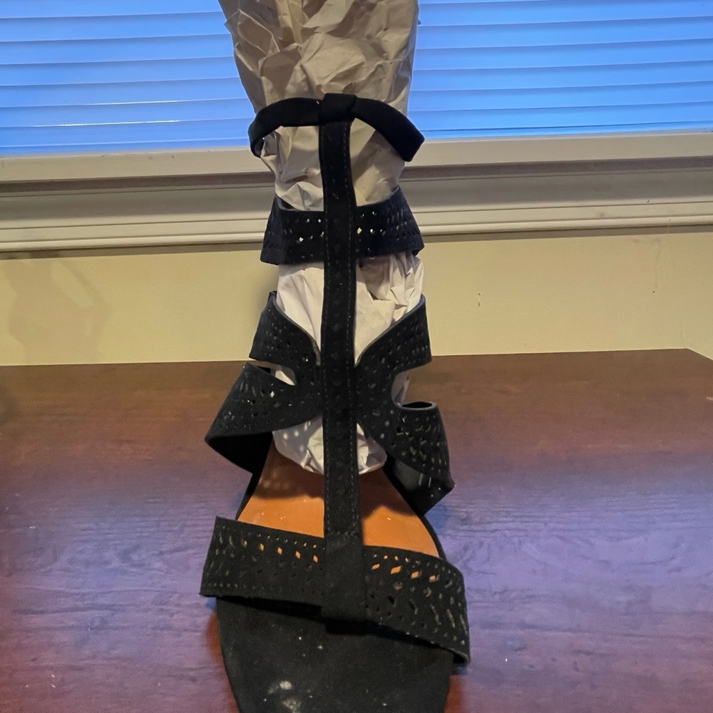 Cutout Strappy Block Heel Sandal - Black - Picture 4 of 9